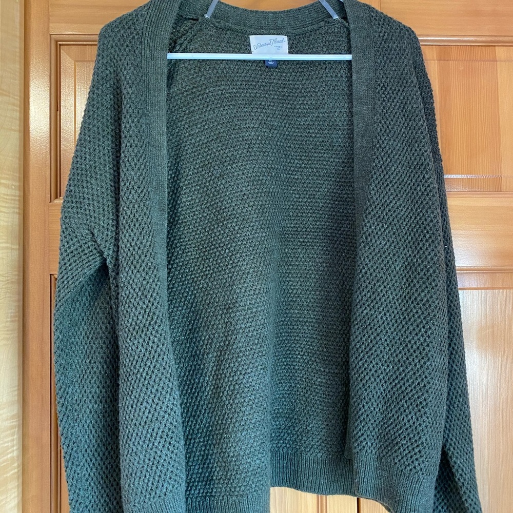 Universal Threads Sweater